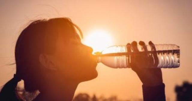 نصائح للحفاظ على صحتك أثناء موجات الحرارة