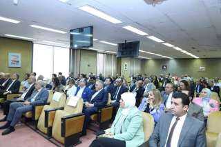 رجال الأعمال يناقشون مع وزير الطيران خطط النهوض بالقطاع في ظل التحديات