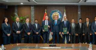 باستثمارات 88 مليون دولار.. «البترول» توقع اتفاقية مع «شيفرون» للبحث عن الغاز والزيت بالبحر المتوسط