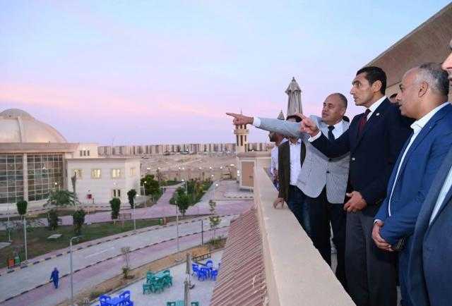 بالصور.. وزير الشباب والرياضة ورئيس جهاز بدر يتفقدان «تنمية كلوب» استعدادًا للافتتاح